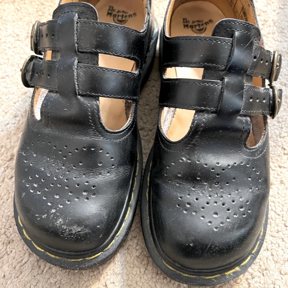 Size 6/37 Dr. Martens Mary Janes-very good condition!